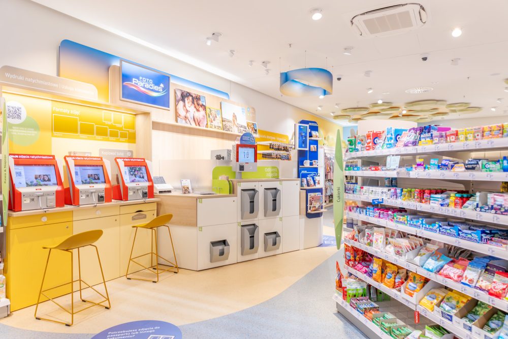 Stanowisko wywoływania zdjęć w drogerii dm w M1 Łódź