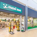Witryna sklepu zoologicznego Maxi Zoo w M1 Łódź