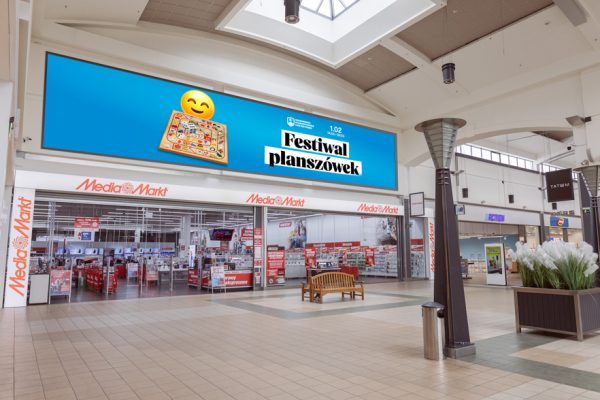 Jeden z dwóch najwiekszych banerów o powierzchni 68,4 m2 i wymiarach 18x3,8m zlokalizowany przy H&M, Action i MediaMarkt