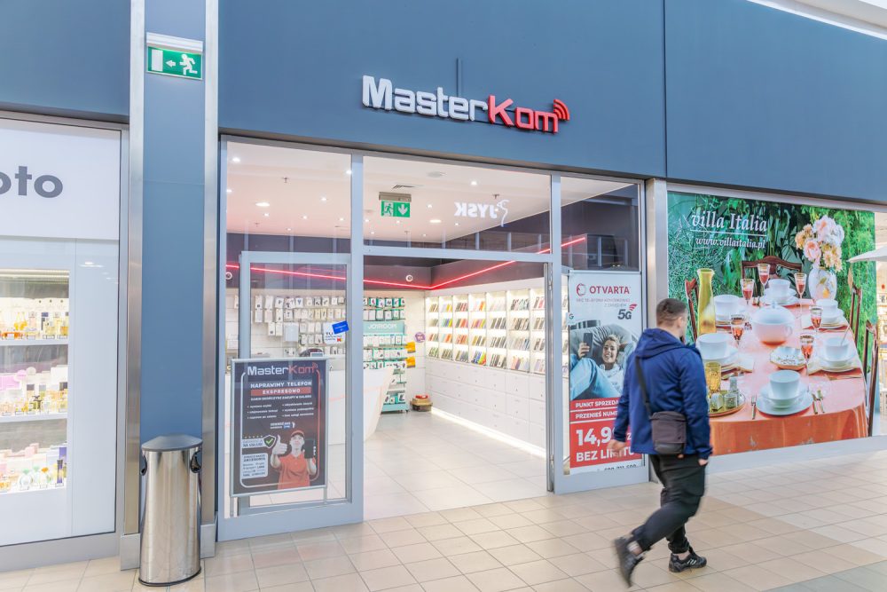Wejście do sklepu Masterkom w M1 Łódź